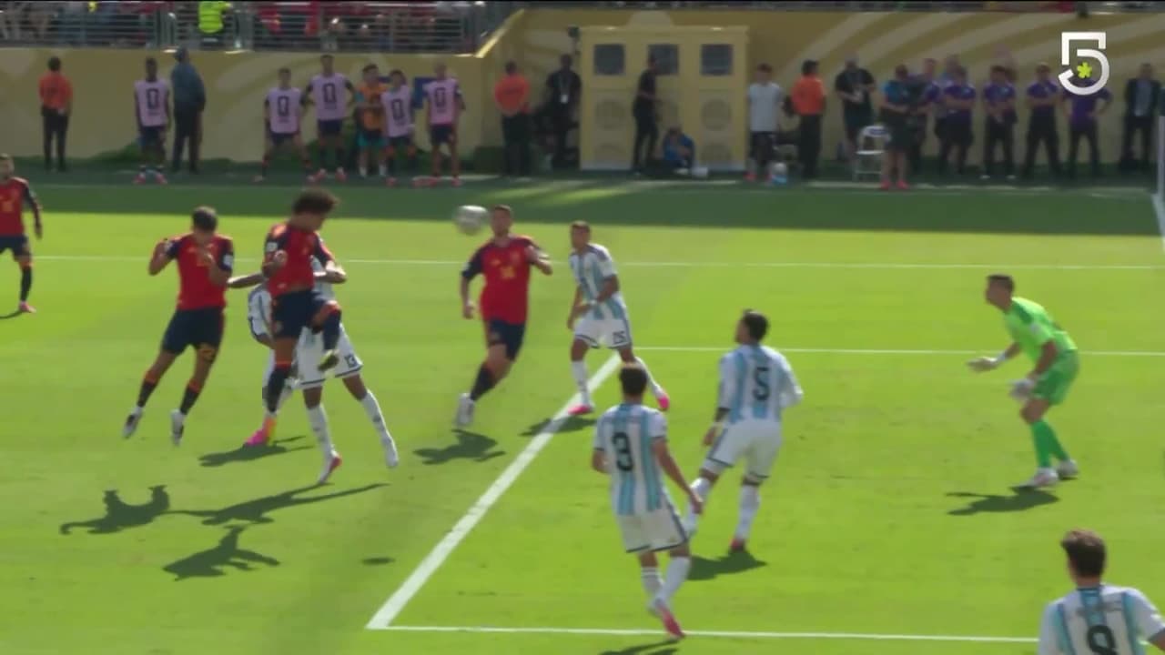 ¡Ferran Torres a nada de clavar el 1-0 de España a Argentina en la Final del Mundial!