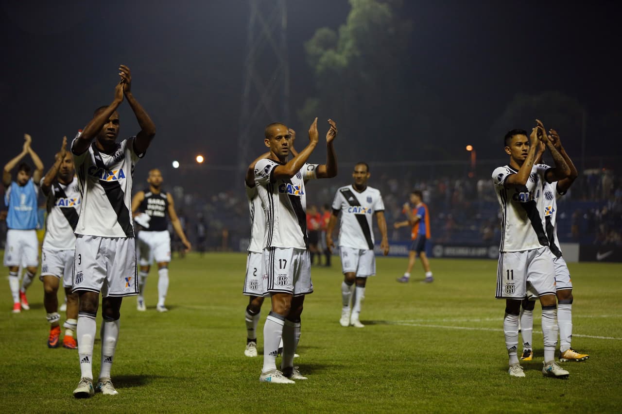 Equipo brasileño pide a afición diseñar nuevo uniforme