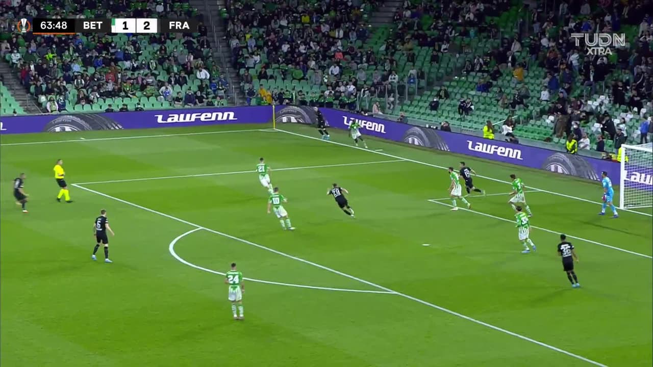 ¡TIRO ATAJADO! disparo por Rafael Borré.