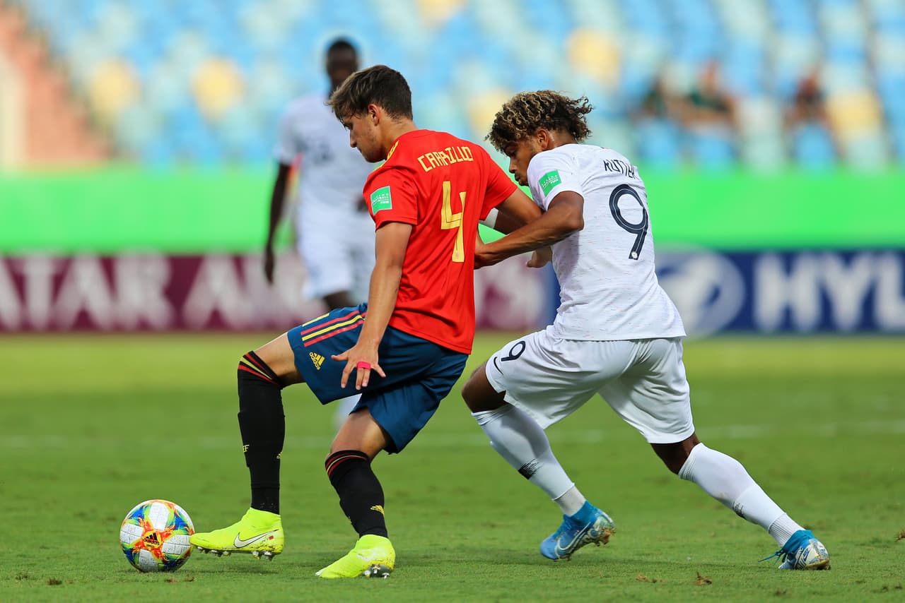 España 1-6 Francia. Valera abrió el marcador por La Roja; Kouassi ,Mbuku , Lihadji, Pembele, Rutter y Aouchiche anotaron para los galos.