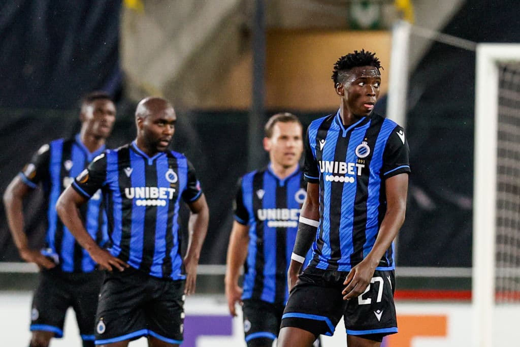 Dinamo echó al Brujas con global de 2-1.