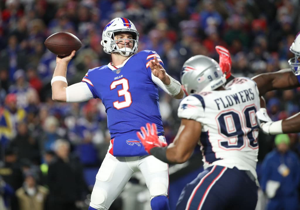 Derek Anderson completó 22 de 39 pases para 290 yardas con una intercepción. Al final del último cuarto salió con una lesión en la muñeca. Se desconoce la gravedad.