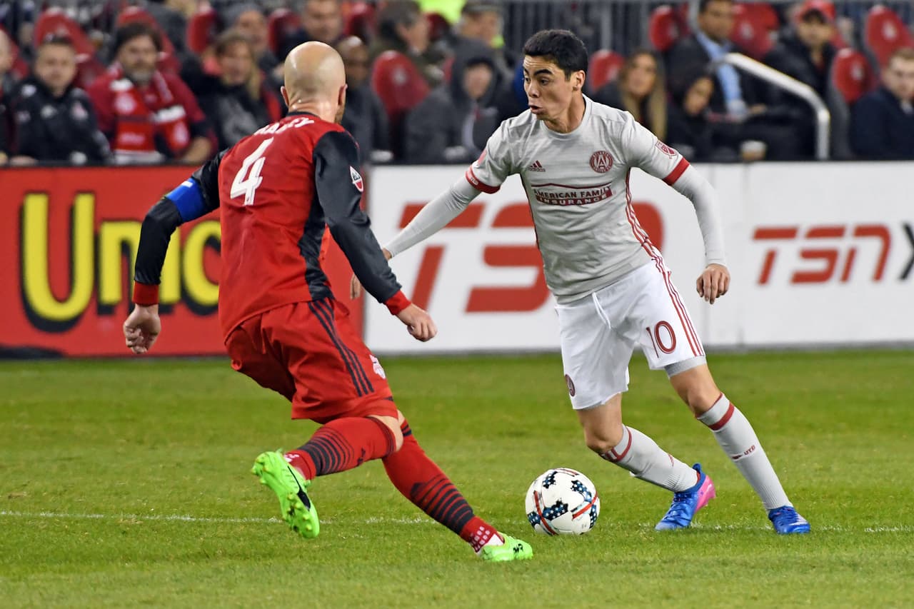 Miguel Almirón – Los números del ‘10’ de Atlanta son de un altísimo rendimiento. Ha disputado los 19 partidos del United hasta ahora, 17 de ellos como titular. Su fuerte es poner los pases de gol, y en la tabla de asistencias ocupa la cuarta plaza con ocho, pero también sabe definirlos él mismo, de hecho tiene ocho goles de su autoría.