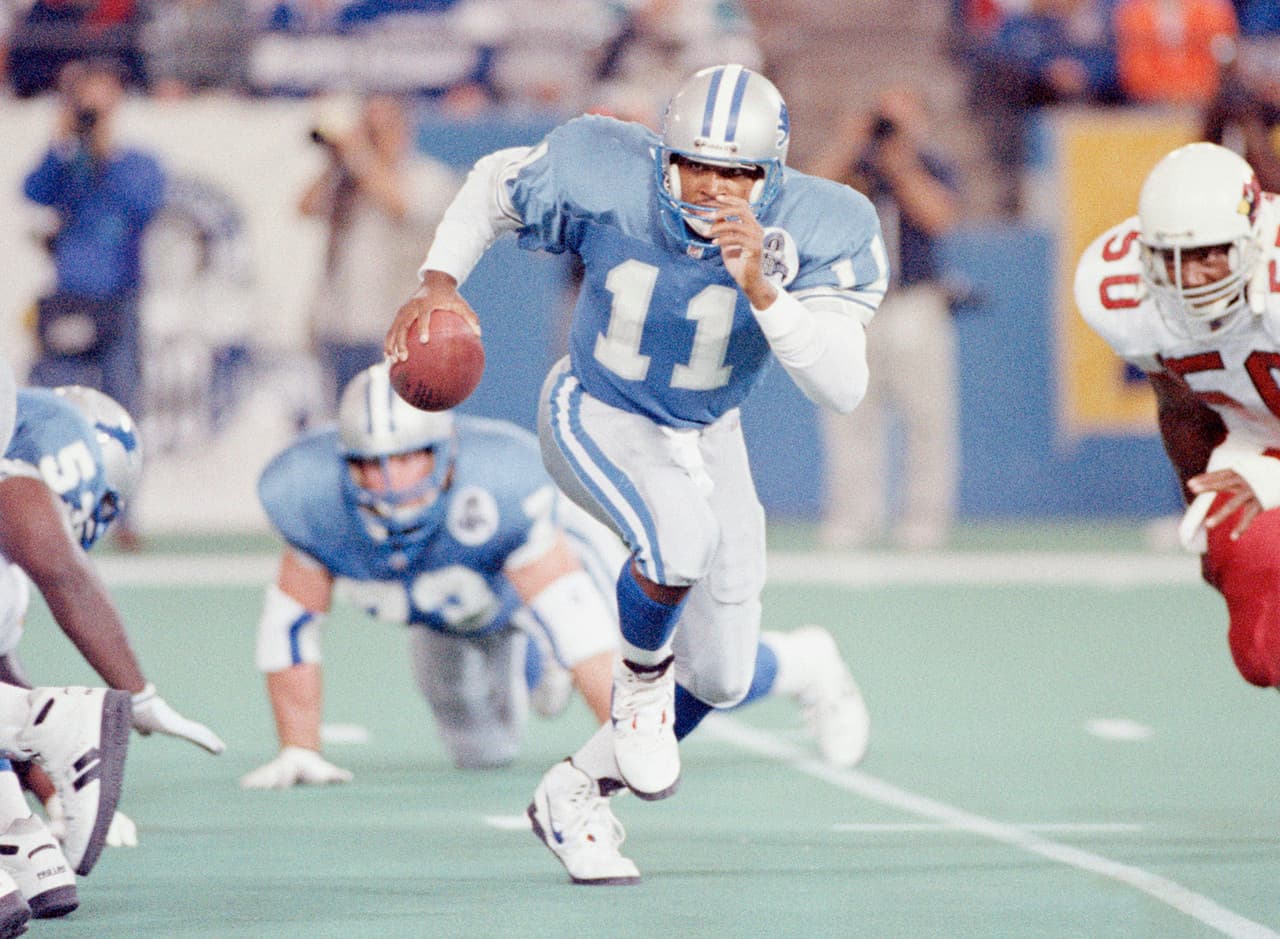 Andre Ware (1989 con Houston) - Ware fue una selección de primera ronda de los Detroit Lions en el Draft de 1990, pero fue titular en solo seis juegos para Detroit. Después pasó por dos equipo más en la NFL (Los Angeles Raiders y Jacksonville Jaguars), dos en la CFL (Ottawa Rough Riders y BC Lions) y uno en la NFL Europe (Berlin Thunder).