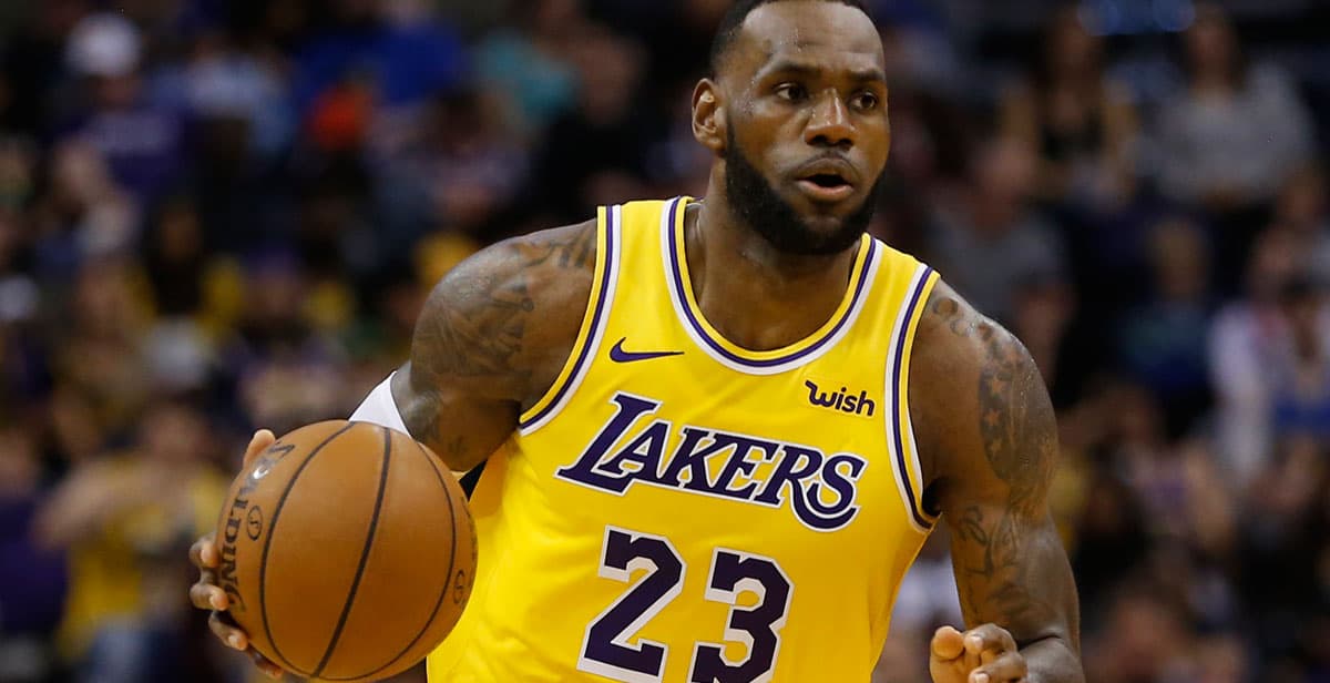 LeBron James está entre los jugadores del top 10 salarial en la NBA que no sufre el recorte del 25 por cierto de su salario.