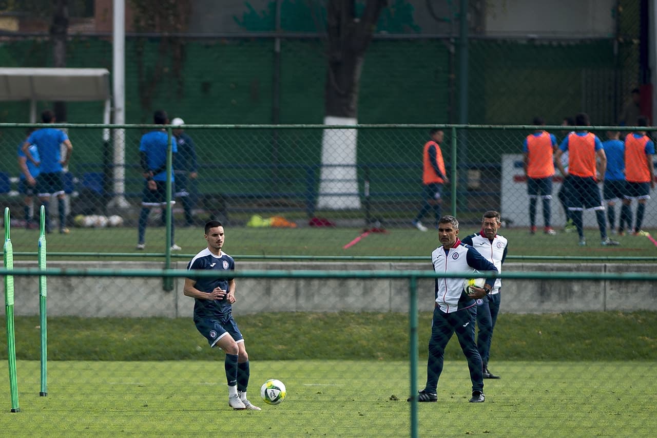 Cruz Azul vive un momento amargo porque apenas lleva un punto de seis posibles en el Clausura 2019 y por eso trabaja constantemente en las prácticas en la Jornada 3 contra Tigres UANL.