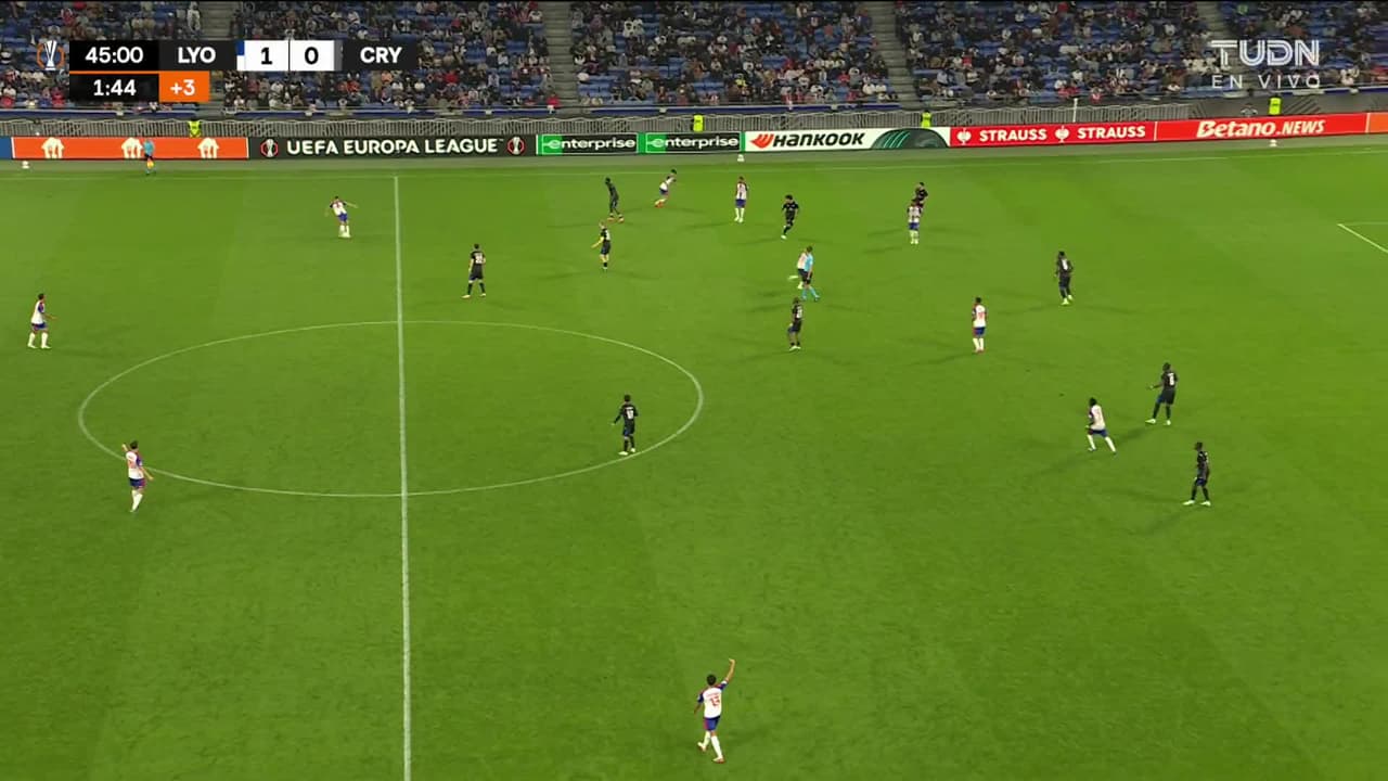 ¡GOL!  anota para Lyon. Ernest Nuamah