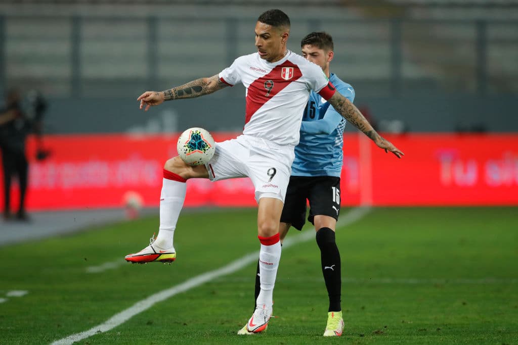 Renato Tapia y Giorgian De Arrascaeta fueron los encargados de baatir las redes en el empate 1-1 de Perú y Uruguay.