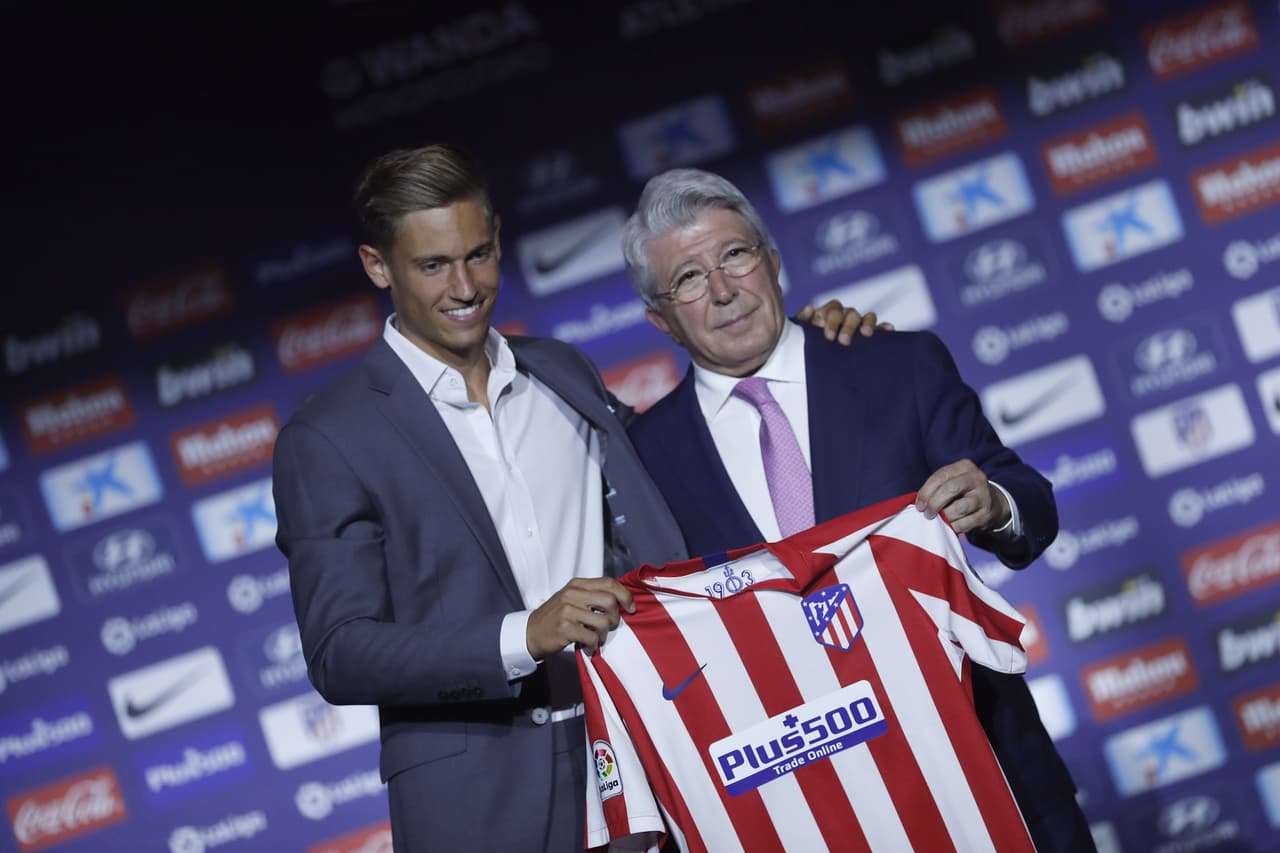 Por su parte, Enrique Cerezo –presidente del Atlético–, comentó: "es un extraordinario fichaje con un gran presente y un futuro prometedor. Sabemos que tu compromiso con tu nuevo club es absoluto. Sabemos que lucharás por lograr los objetivos, afrontamos una temporada con muchos cambios y ya nos has trasmitido la ilusión con la que afrontas el futuro".