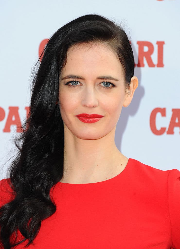 Eva Green – La actriz francesa inició su carrera realizando obras de teatro en su país y poco a poco fue abriendo su camino hacía Hollywood.