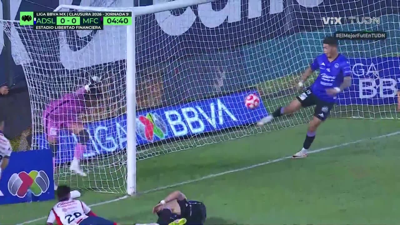 ¡Merolla salva en la línea a Mazatlán del remate de Leo Flores!