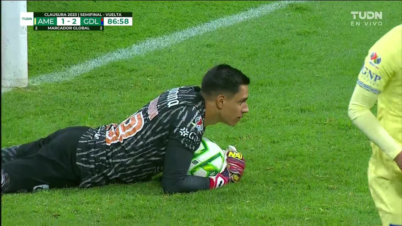 ¡TIRO ATAJADO! disparo por Alejandro Mayorga.