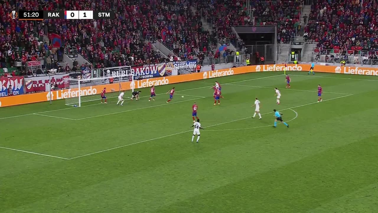 ¡TIRO ATAJADO! disparo por Szymon Wlodarczyk.