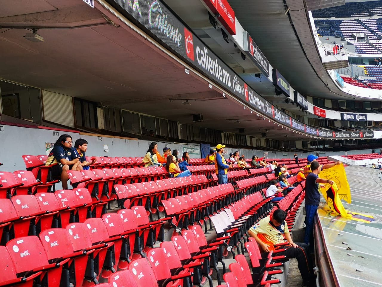 En el Estadio Azteca se vive la antesala de la Semifinal de la Liga MX Femenil Clausura 2019 entre América y Tigres.
