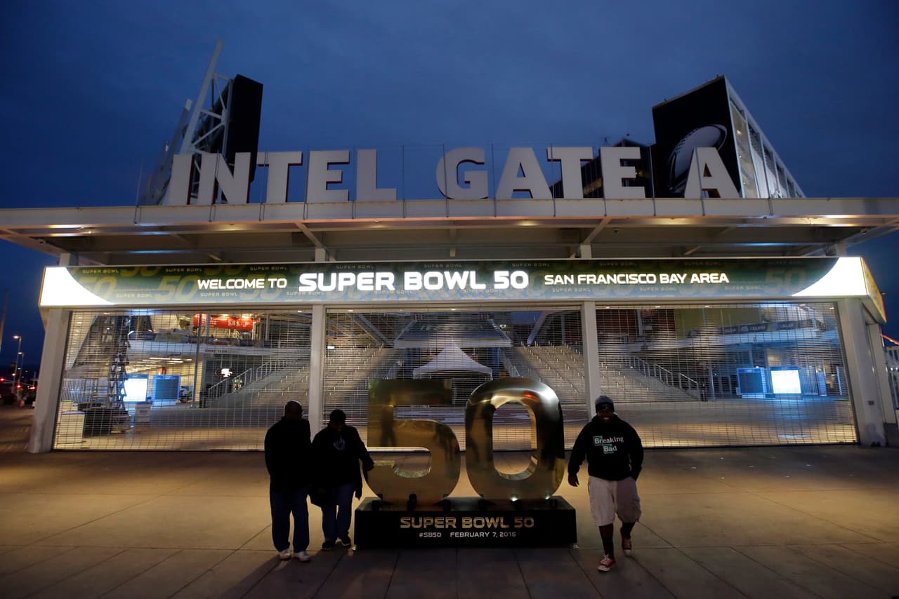 La fiesta ya empezó en San Francisco con motivo del Super Bowl 50, la gente se divierte en el NFL Experience, entre otras atracciones, he aquí las mejores imágenes.