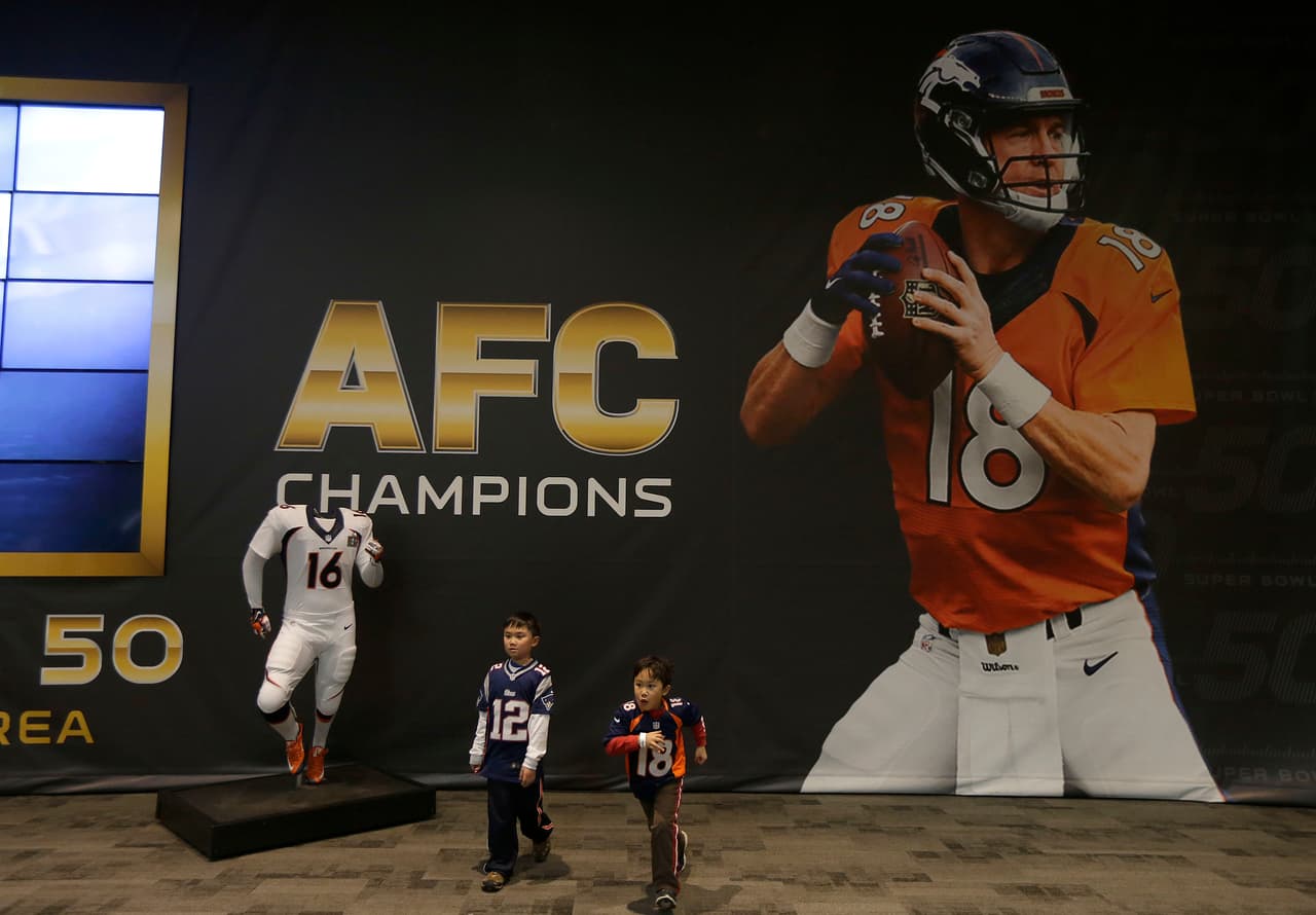 La fiesta ya empezó en San Francisco con motivo del Super Bowl 50, la gente se divierte en el NFL Experience, entre otras atracciones, he aquí las mejores imágenes.