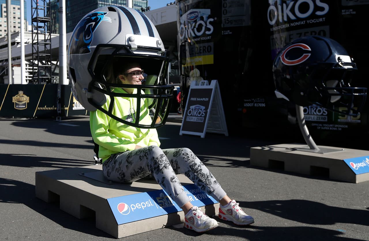 La fiesta ya empezó en San Francisco con motivo del Super Bowl 50, la gente se divierte en el NFL Experience, entre otras atracciones, he aquí las mejores imágenes.