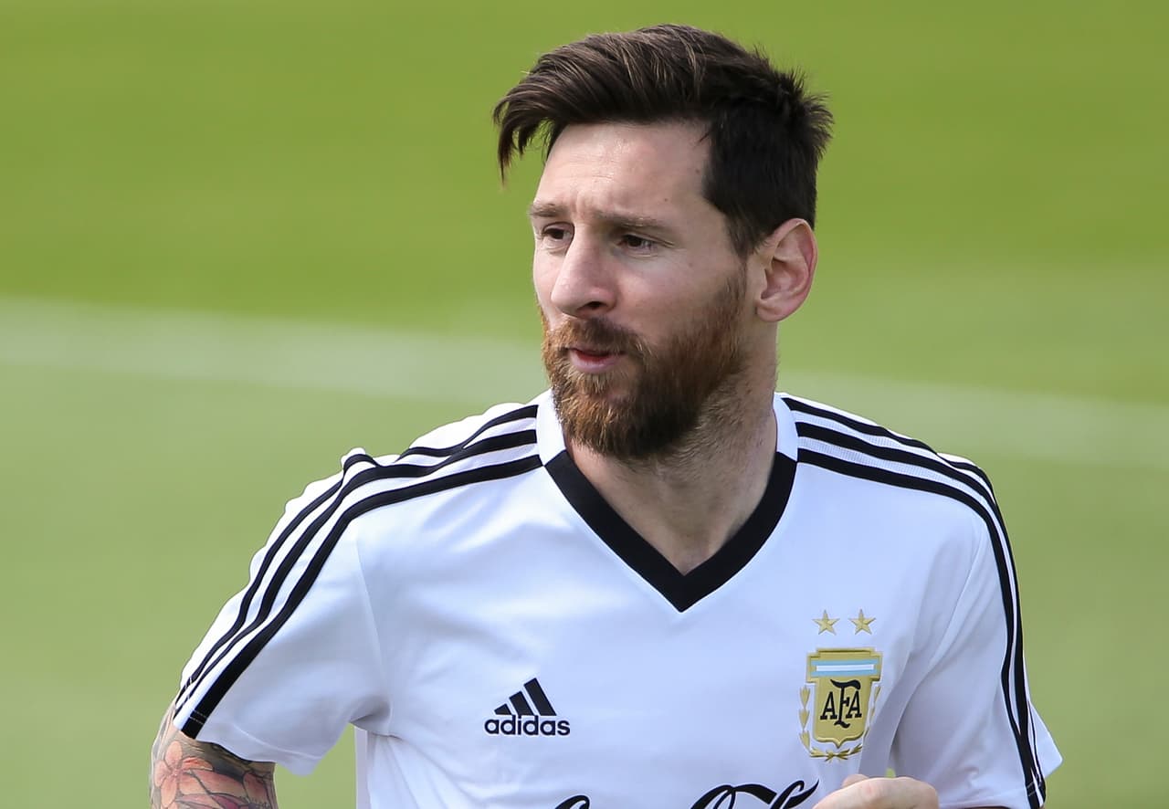 En la previa del Mundial de Rusia 2018 el look siguió acompañando al crack.