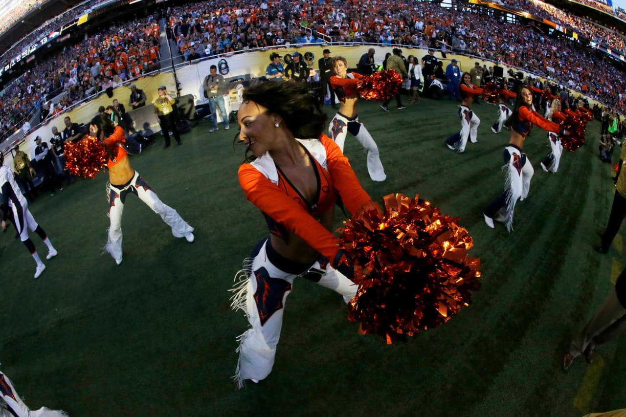 Ellas llenaron de belleza y diversión el emparrillado del Levi´s Stadium, checa las mejores imágenes de estas dulzuras.