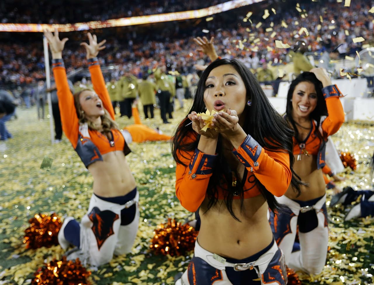 Ellas llenaron de belleza y diversión el emparrillado del Levi´s Stadium, checa las mejores imágenes de estas dulzuras.