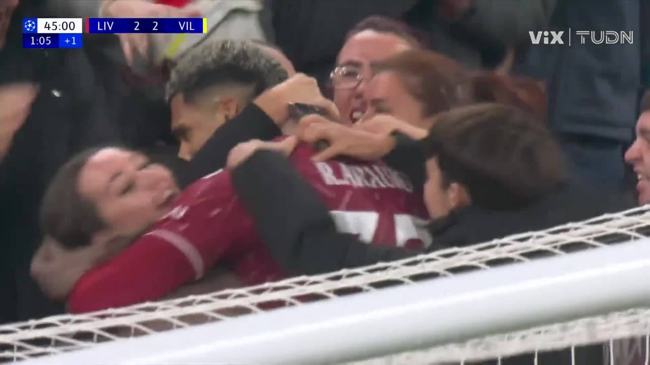 ¡La locura en Anfield! Ronald Araujo atento y a tiempo para el empate