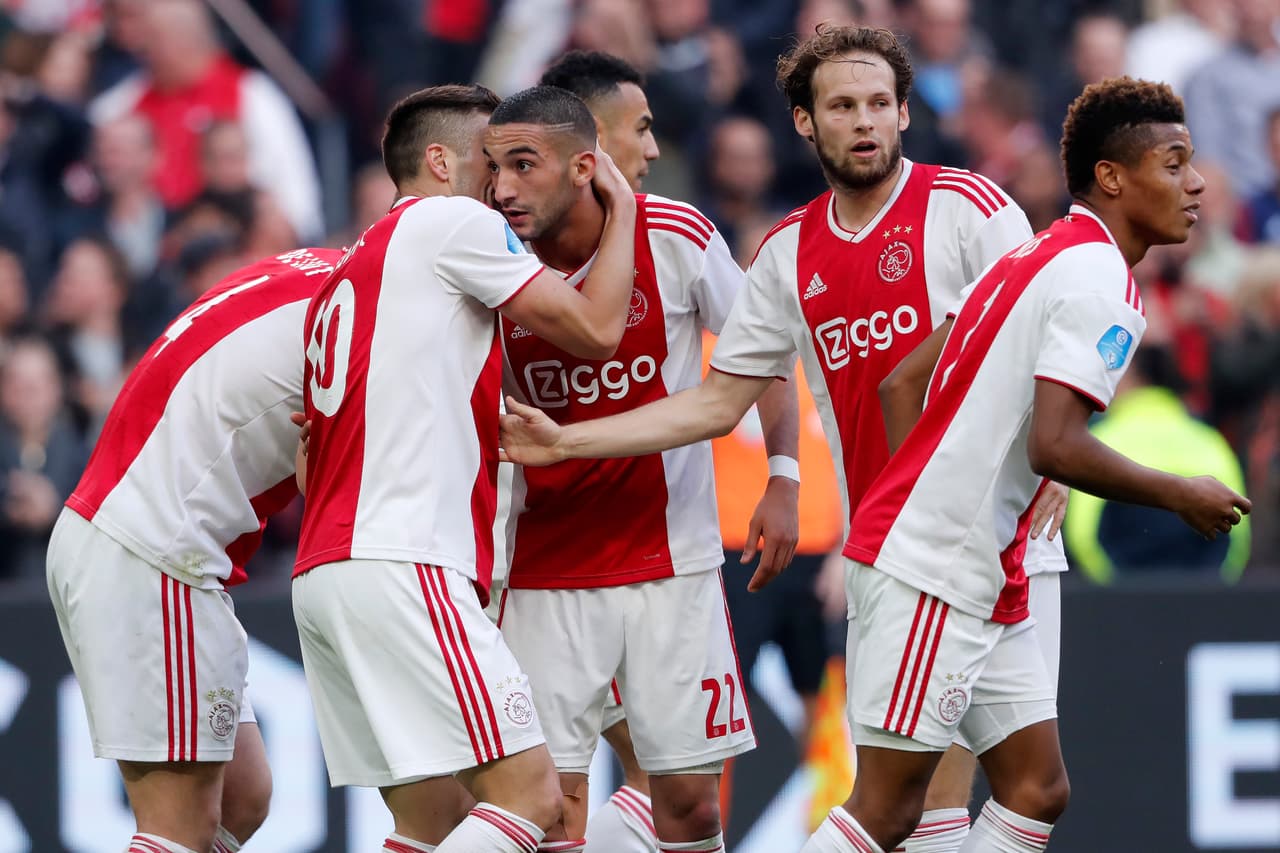 Sin embargo, un gol en contra de Daniel Schwaab puso a celebrar al equipo local al minuto 21 del primer tiempo.