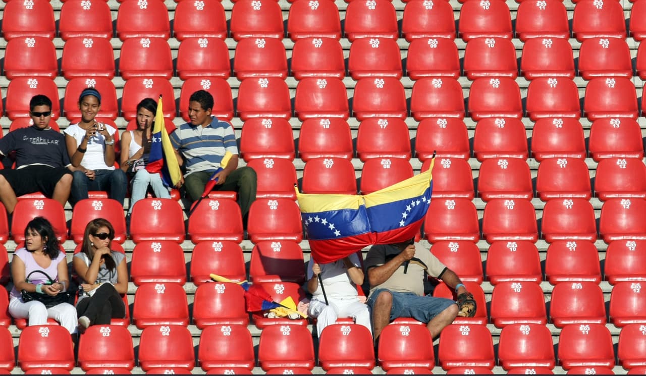 Panamá fue miembro fundador de la Serie del Caribe en 1944 y fue sede en 1952, 1956 y 1960. En lo que respecta a Colombia y a Nicaragua, nunca han participado en el torneo.