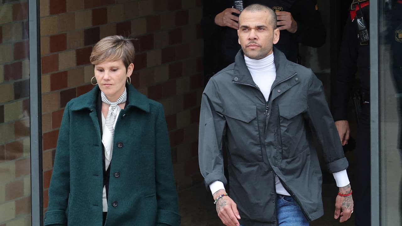 Dani Alves comparece otra vez en juzgados y reiteran que es inocente