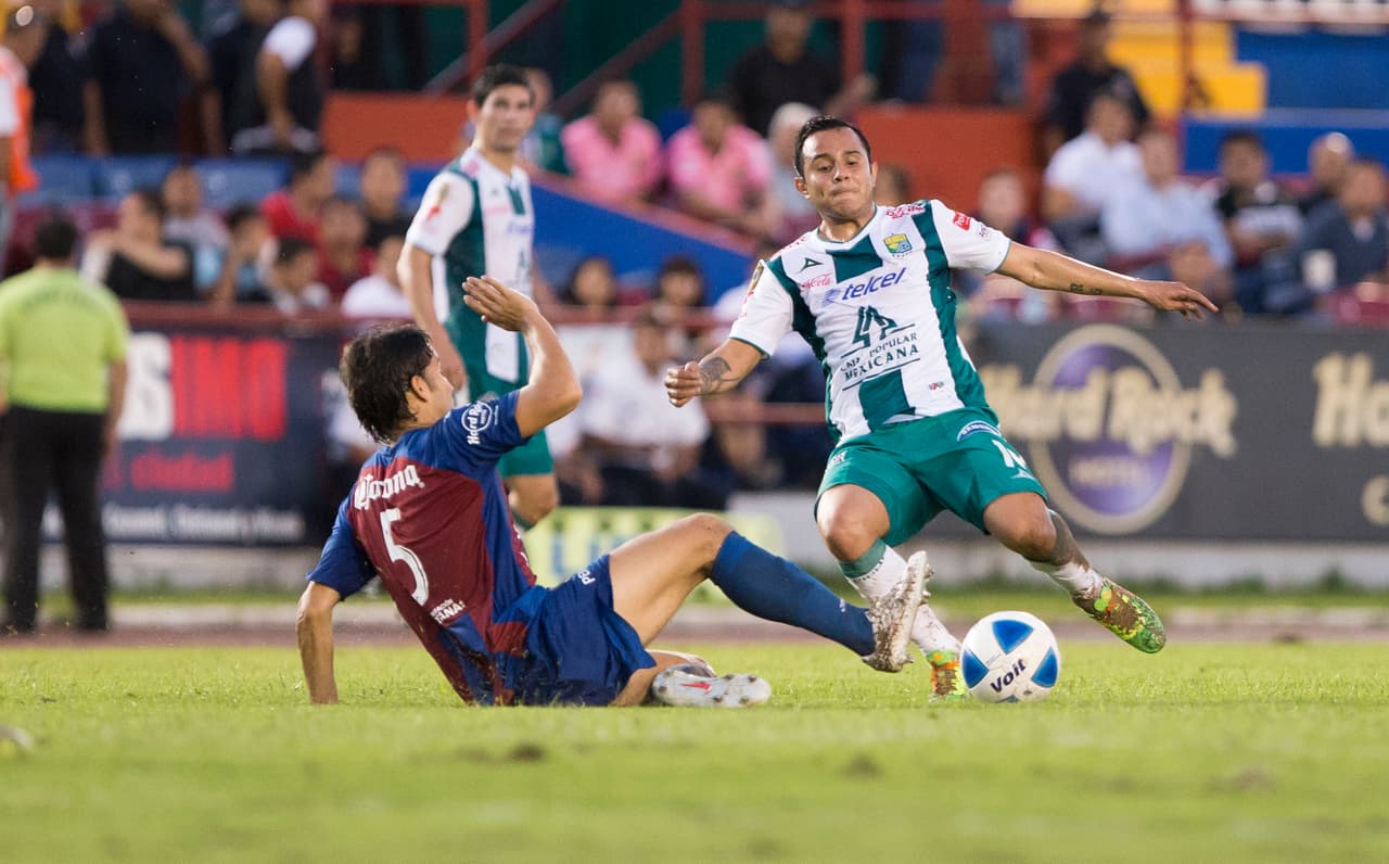 Luis Montes fue víctima, justo en el mejor momento de su carrera, de una situación en un amistoso. El volante del León era uno de los destacados del 'Tri'.