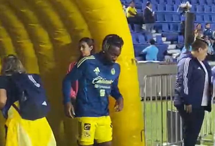Saint-Maximin, el primero en salir a entrenar.