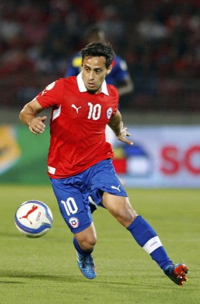 Jorge Valdivia.- El jugador veterano de esta selección, generador de jugadas de gol, si se adapta a la velocidad del esquema chileno y de los jugadores, puede ayudar muchísimo a este equipo.