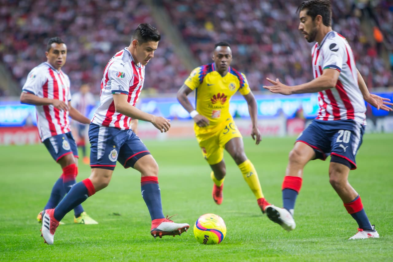 América abusó de los centros al área. En algunos momentos del encuentro se replegaron atrás en busca de un contragolpe.