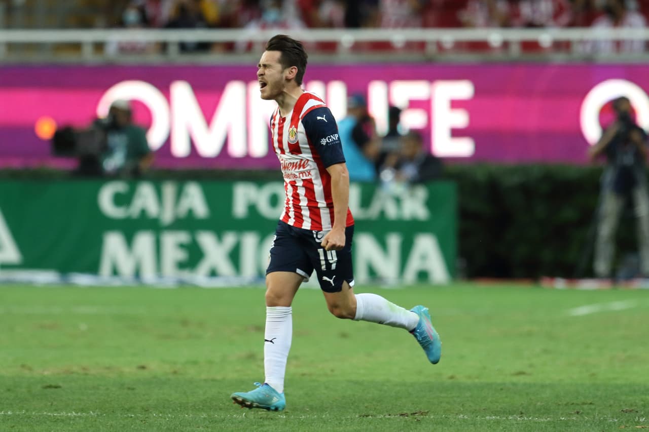 Chivas ligó su segundo triunfo consecutivo y con ello se metió de lleno en la pelea por un boleto a la fiesta grande del Grita México C22. Golazos de ‘Canelo’ Angulo y Pável Pérez.