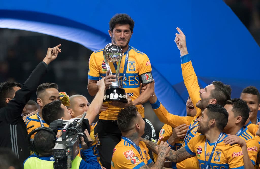 Sin embargo, el sexto título de Tigres en el Apertura 2017, el cuarto del 
<i>Tuca</i> con el club, tuvo un sabor especial luego de vencer a Monterrey, su rival de plaza.
