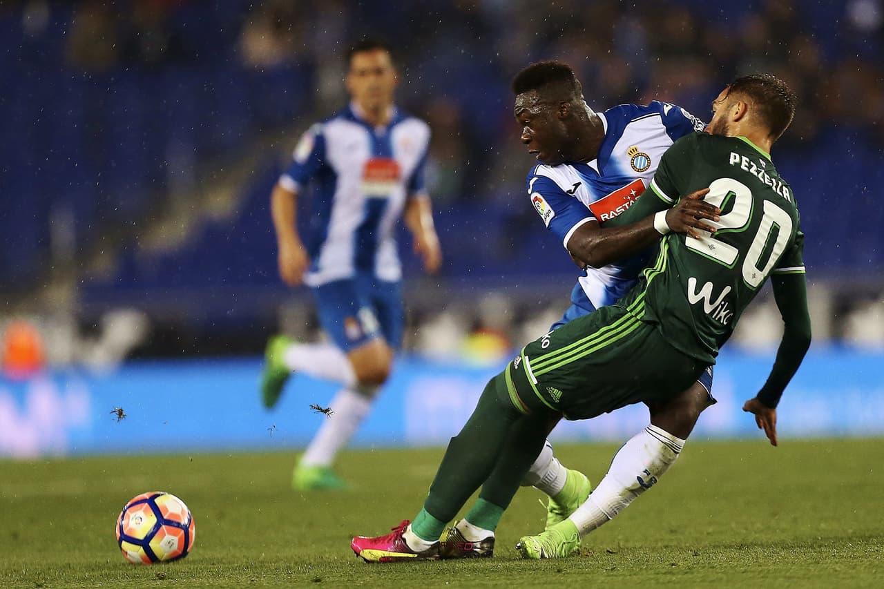 Por su parte, el ecuatoriano Felipe Caicedo no tuvo un buen partido y al minuto 56 fue sustituido por la 'Perla' Reyes, quien sería el héroe de la jornada con el gol al último minuto.