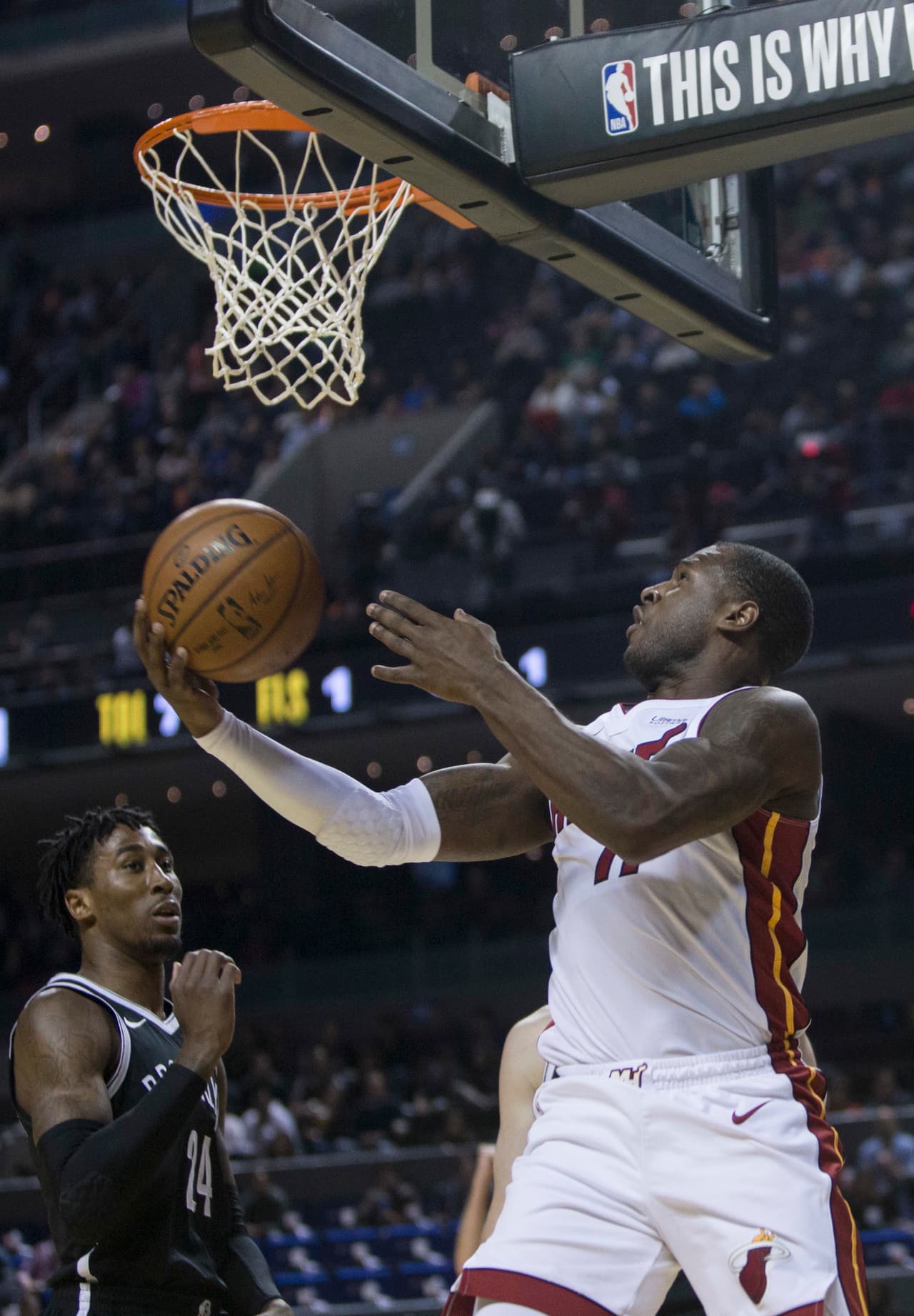 Disfruta de las imágenes del emocionante partido de temporada regular celebrado en Ciudad de México entre el Miami Heat y los Nets de Brooklyn.