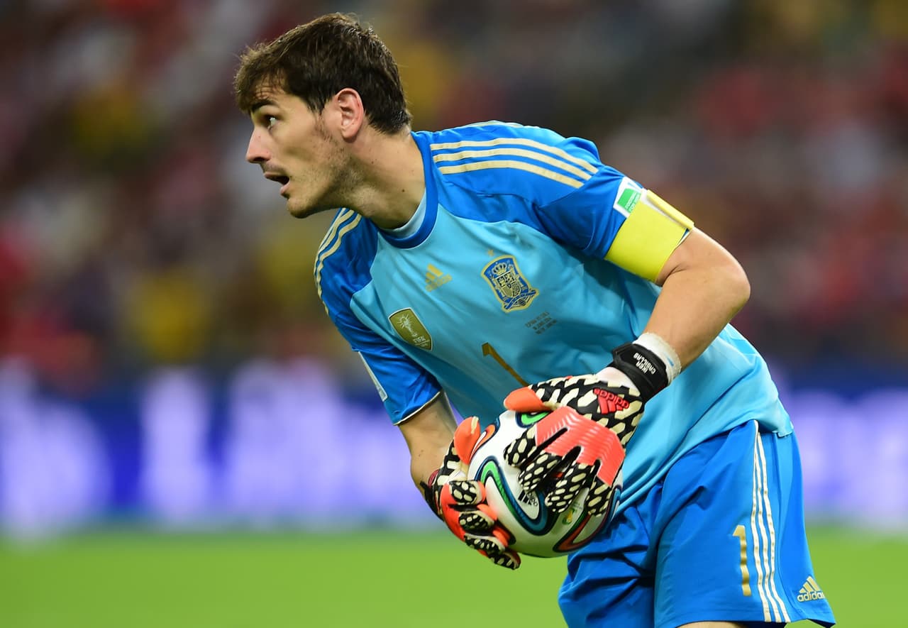 <b>12. Iker Casillas (España) - </b>No recibió gol en seis partidos mundialistas.