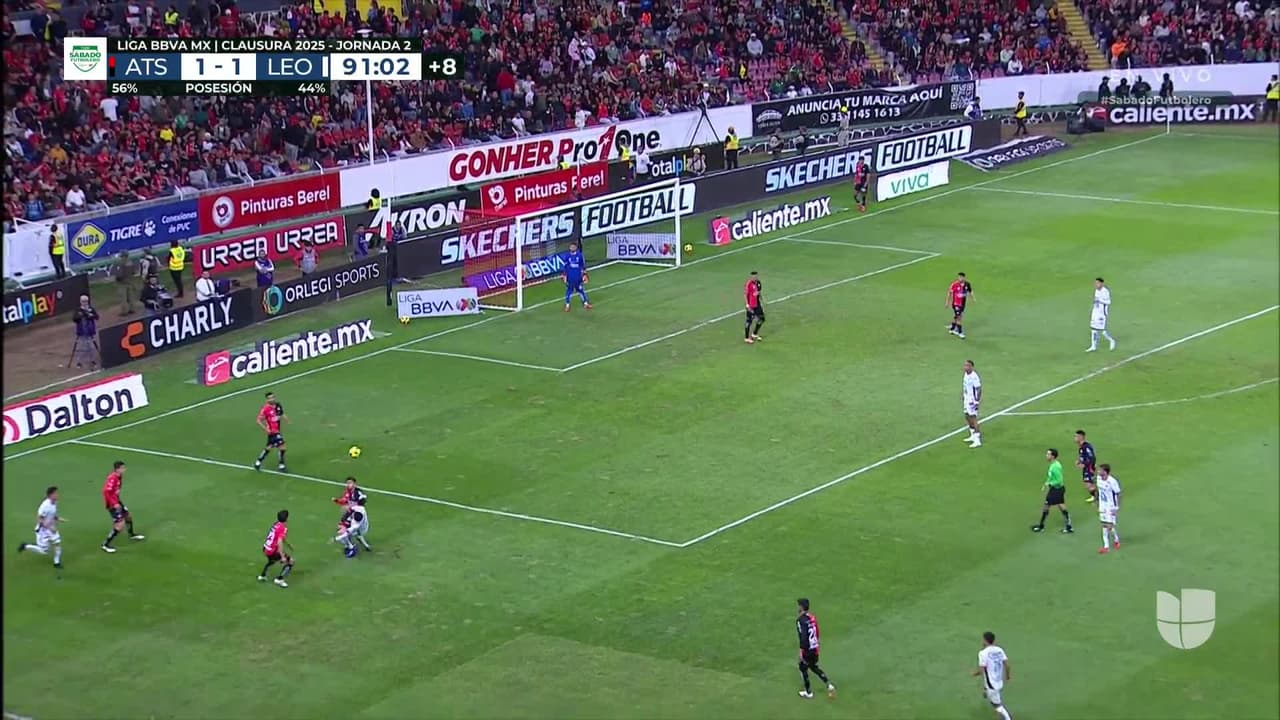 ¡TIRO ATAJADO! disparo por Sebastián Santos.