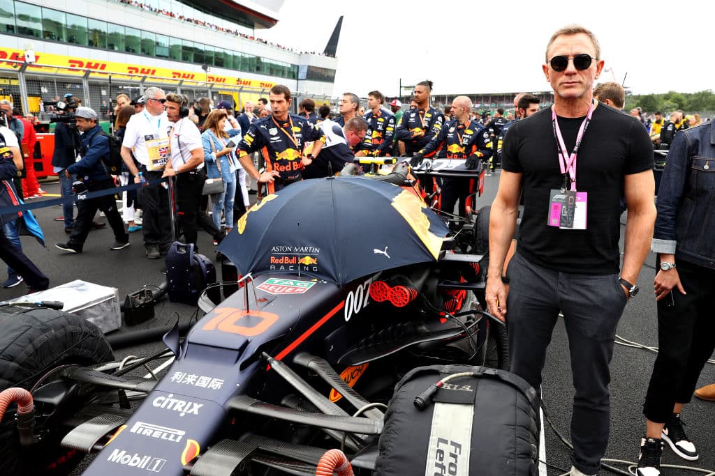 "Being James Bond" se puede alquilar gratis en la aplicación Apple TV hasta el 7 de octubre.