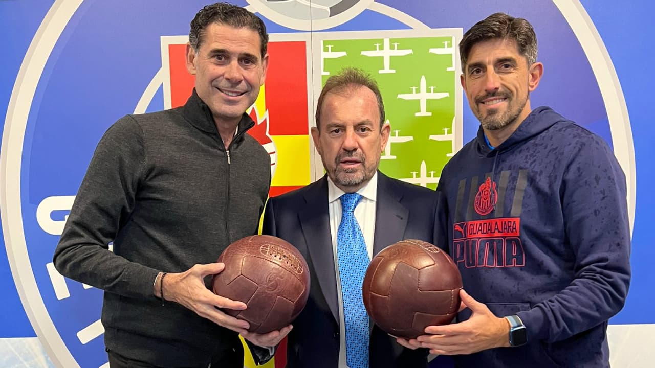 Paunovic junto a Fernando Hierro y Ángel Torres, presidente del Getafe.