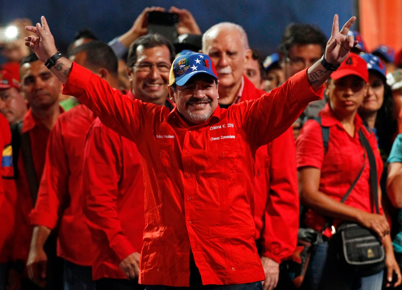 Diego Armando Maradona dijo que cuando el presidente de Venezuela, Nicolás Maduro, "lo ordene" se vestirá de "soldado" para "pelear contra el imperialismo" y tener "una Venezuela libre".