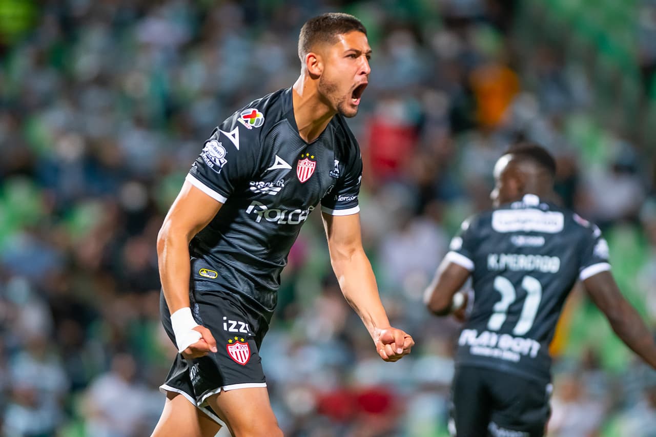 Con goles de Santiago Muñoz, Juan Otero, y Fernando Gorriarán, Santos logra vencer 3-1 a Necaxa en casa. Los Guerreros llegan a la quinta posición y Necaxa es penúltimo con siete puntos.