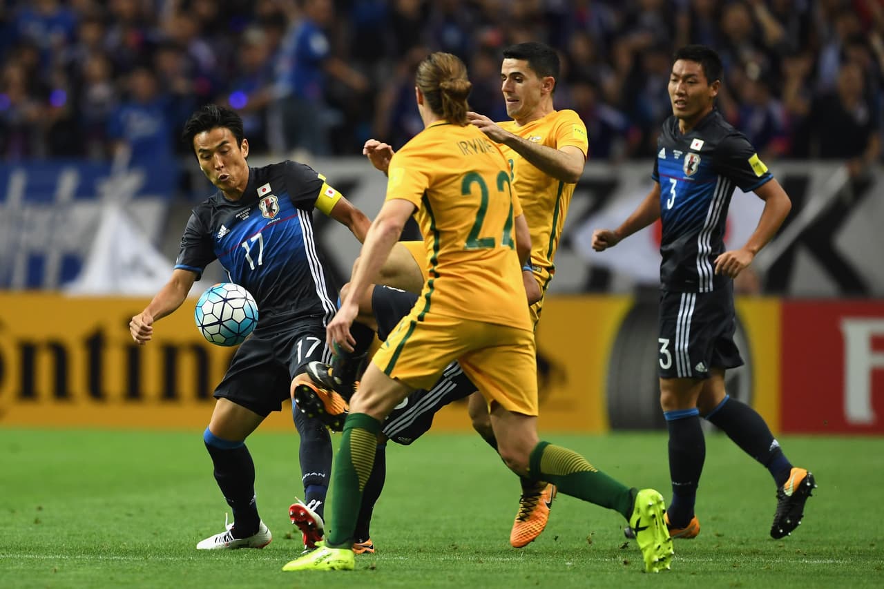 Las emociones llegaban por el lado de los japones, que estaban empujados por su público.