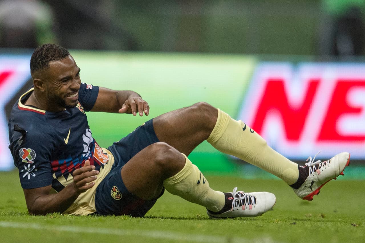 William da Silva, Oribe Peralta y toda la delantera americanista se mantuvieron muy activos durante el encuentro.