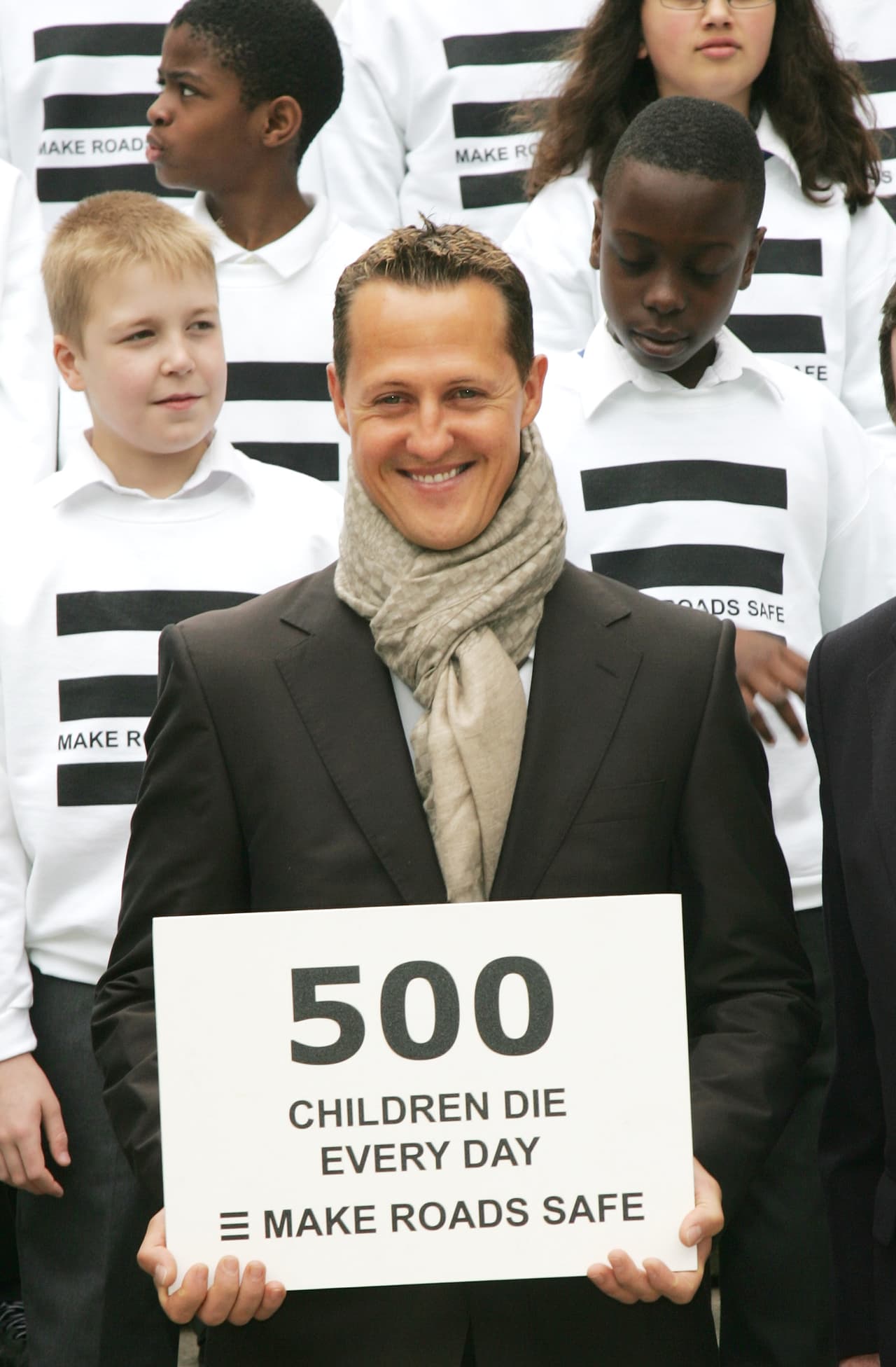 También ha apoyado a diversas fundaciones como: ChidLine, UNESCO, UNICEF, Cruz Roja y Make Roads Safe, así como a diversas causas, entre ellas depresión y suicidio, derechos humanos y SIDA.