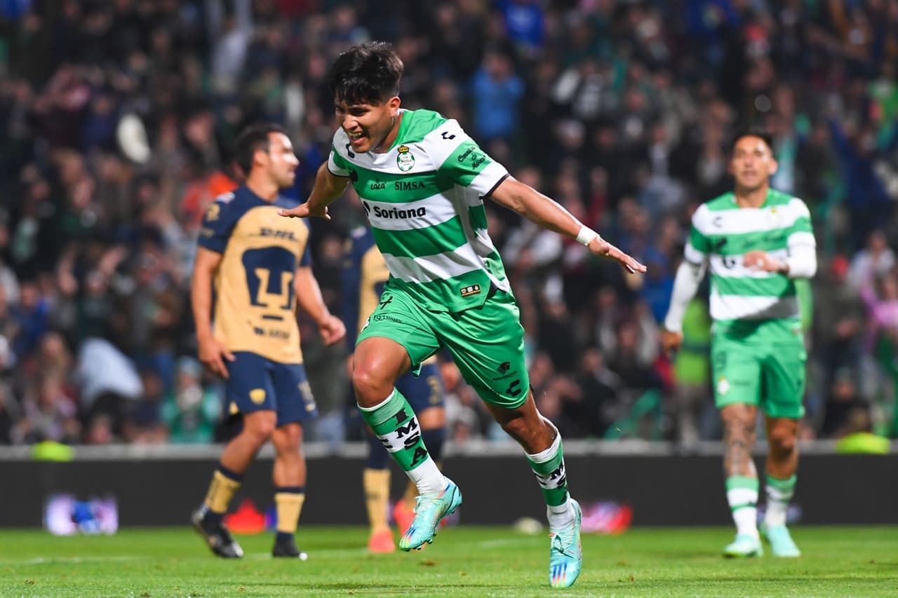 Santos Laguna logró un triunfo contundente ante unos Pumas que dejaron más dudas que certezas.