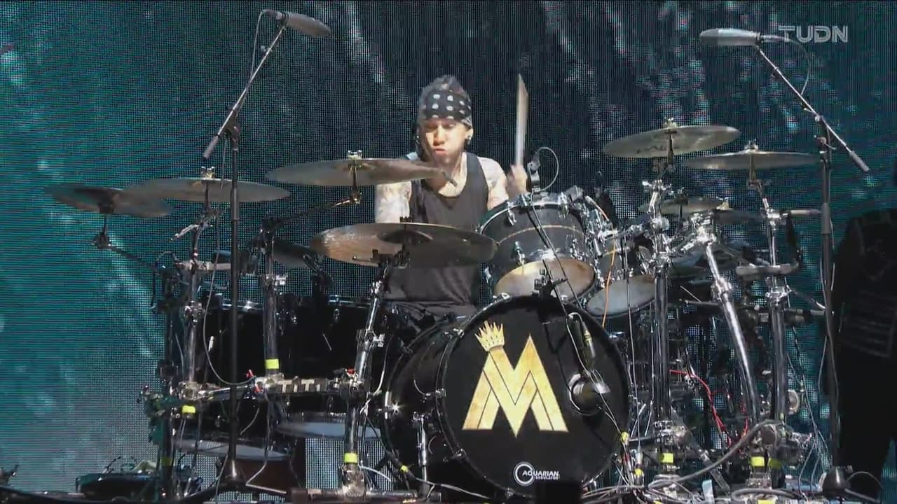 Maluma se encargó de inaugurar el Concierto de Campeones ante un lleno total en el KIA Forum de Inglewood, California. El colombiano deleitó a sus fans que corearon a todo pulmón sus éxitos.