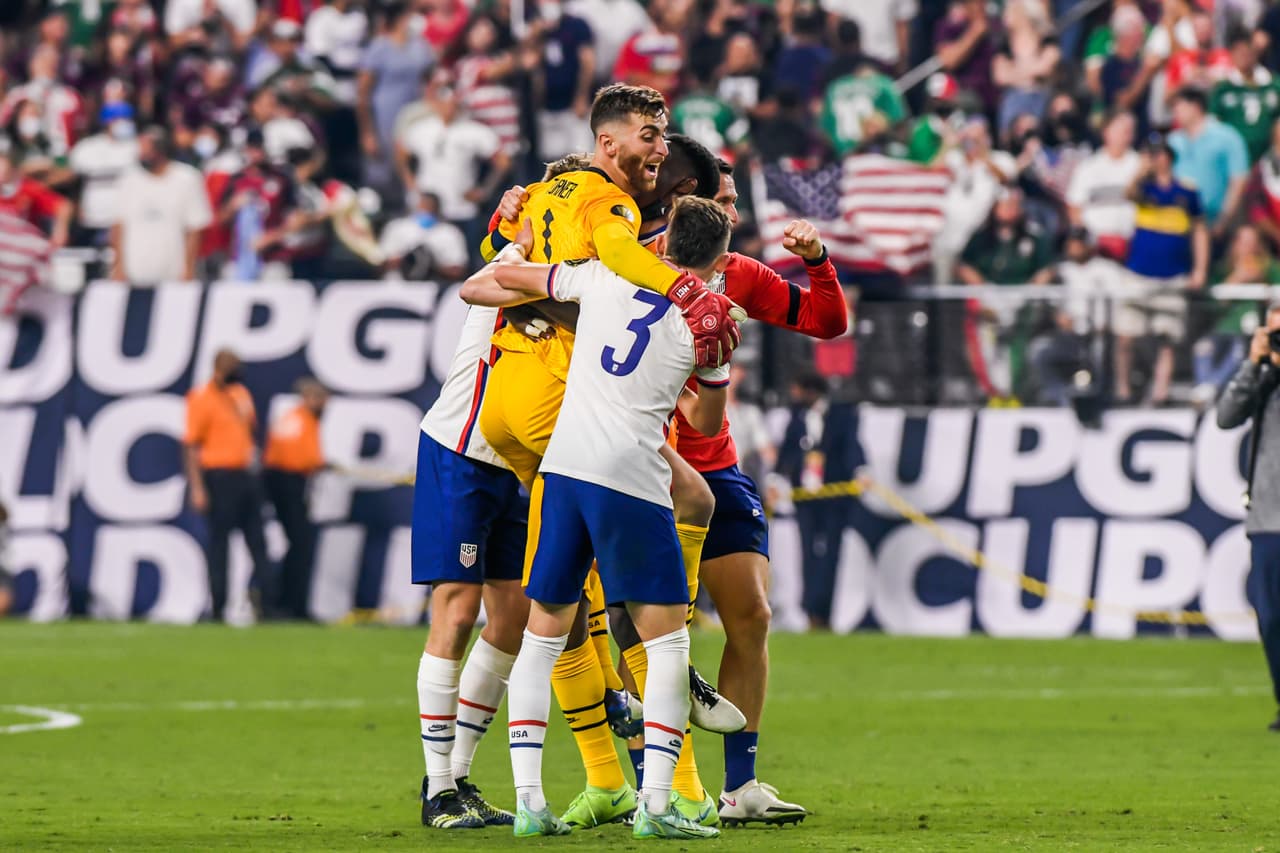 Efusividad y sorpresa… Team USA festejó en grande la obtención de su séptima Copa Oro de la Concacaf tras vencer a México en la Gran Final que se disputó en Las Vegas.
