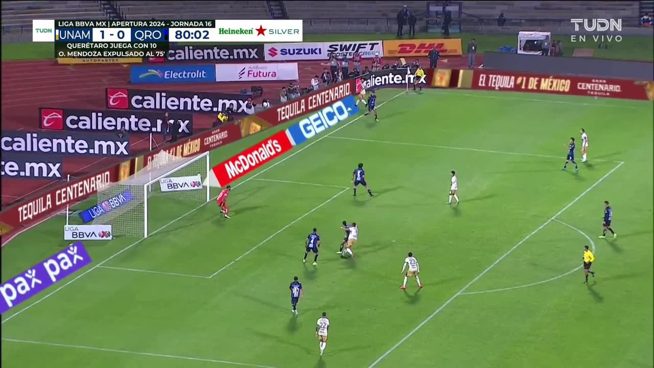 ¡TIRO ATAJADO! disparo por Guillermo Martínez.