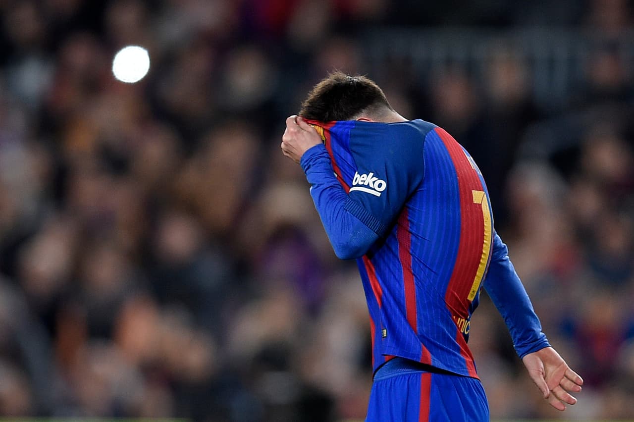 Barcelona es multado por la UEFA debido a invasión de campo en el juego ante el PSG